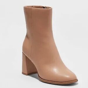 🏷️ Super cute tan boots! WITH TAG ON!